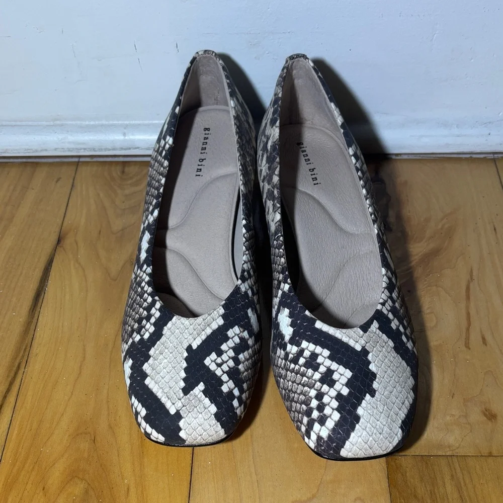 Walt Snake Print Square Toe Block Heel Pumps - Picture 8 of 8
